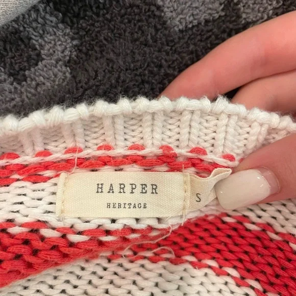 Super cute, semi-cropped rainbow sweater - Picture 3 of 3